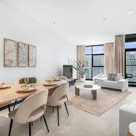 Panoramic Glamour: Business Bay Apartment with Amenities Dubai Exterior photo