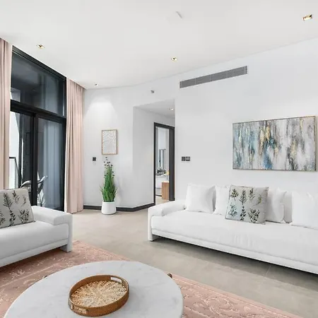 Panoramic Glamour: Business Bay Apartment with Amenities Dubai Exterior photo